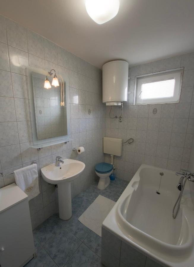 Apartments Cacija Trogir Kültér fotó